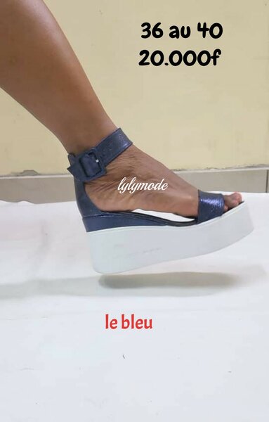 Sandales compensées bleues