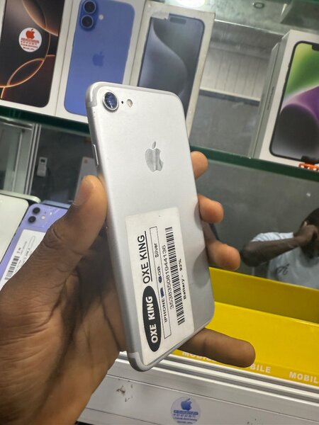 iPhone 7 simple 32gb quasi neufs