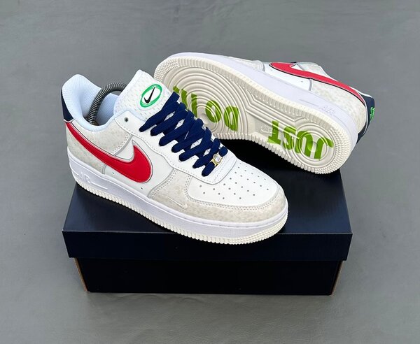 Nike Air Force 1 Sneakers