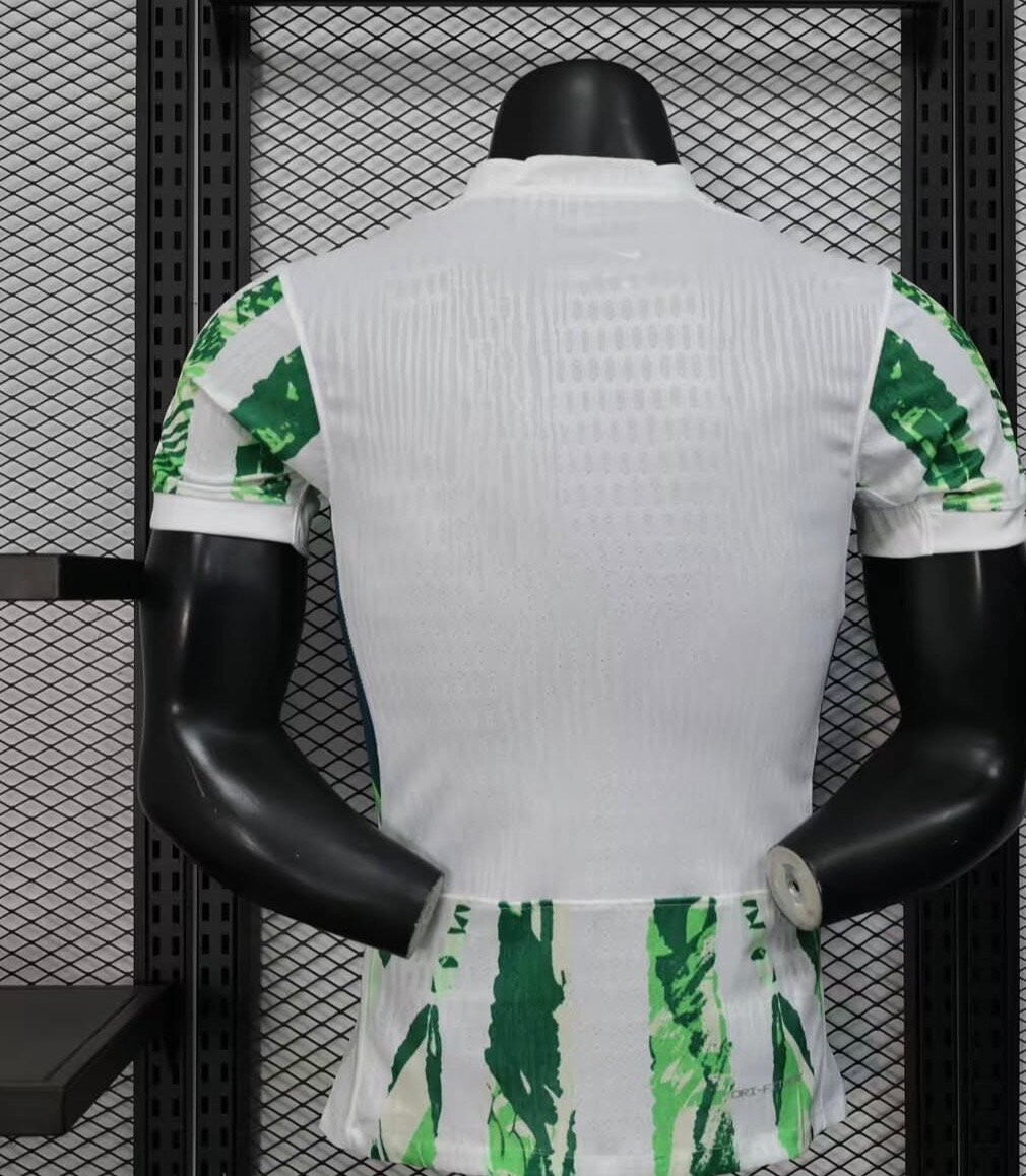 Maillot de football vert et blanc