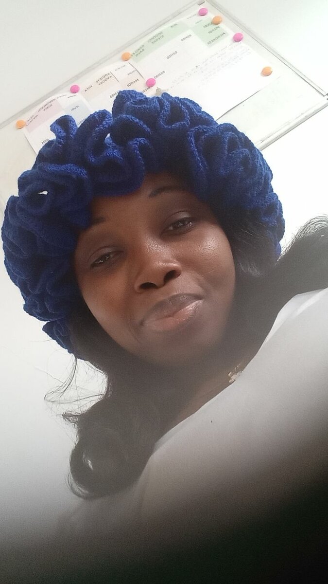 Chapeau ondulé crochet colorés