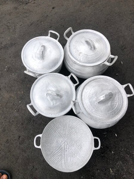 Cocottes en aluminium robustes