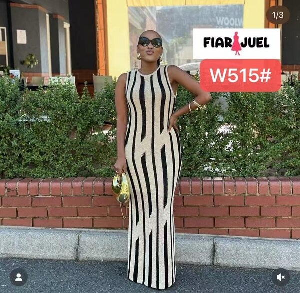 Robe Longue Rayée Élégante