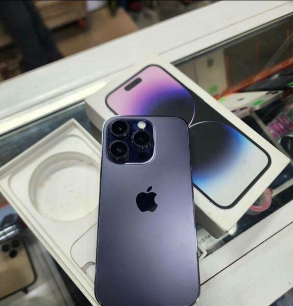 Apple iPhone 14 Pro violet