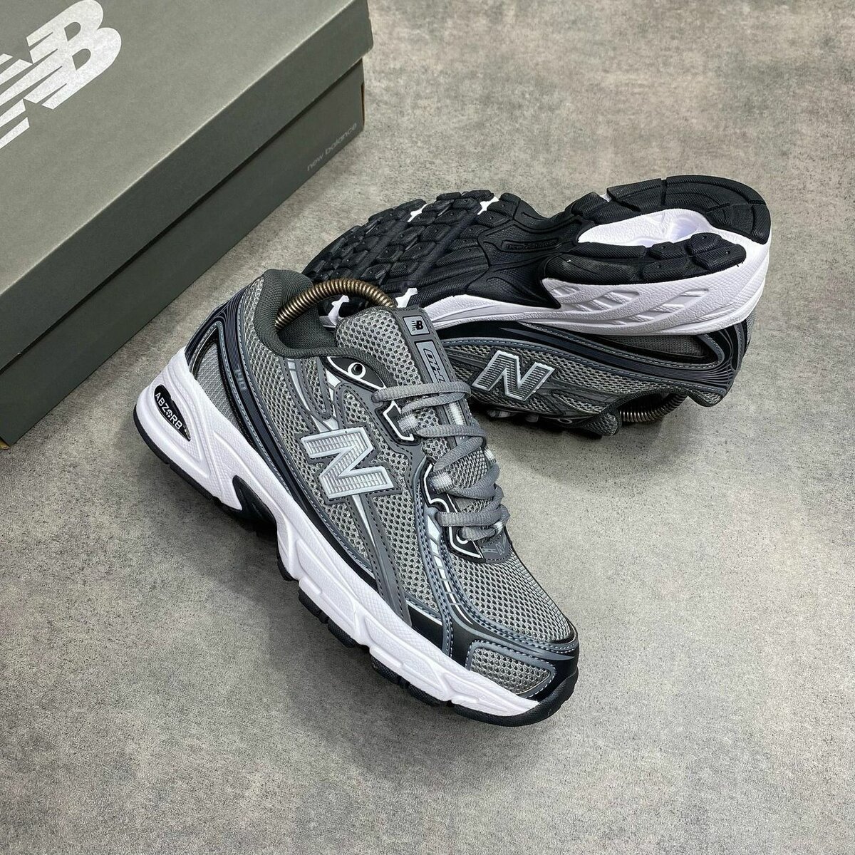 Chaussures New Balance 1906R