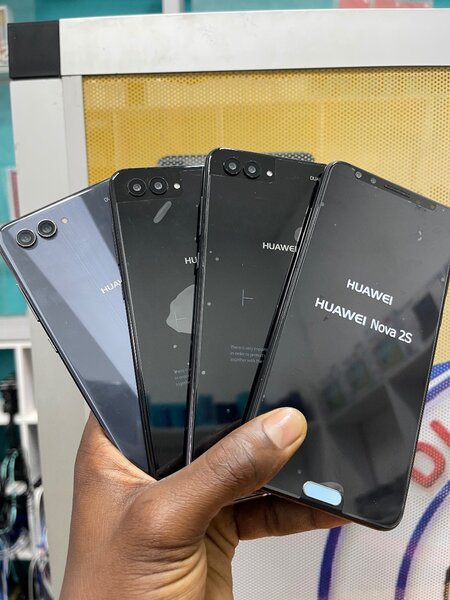 Huawei nova 2S