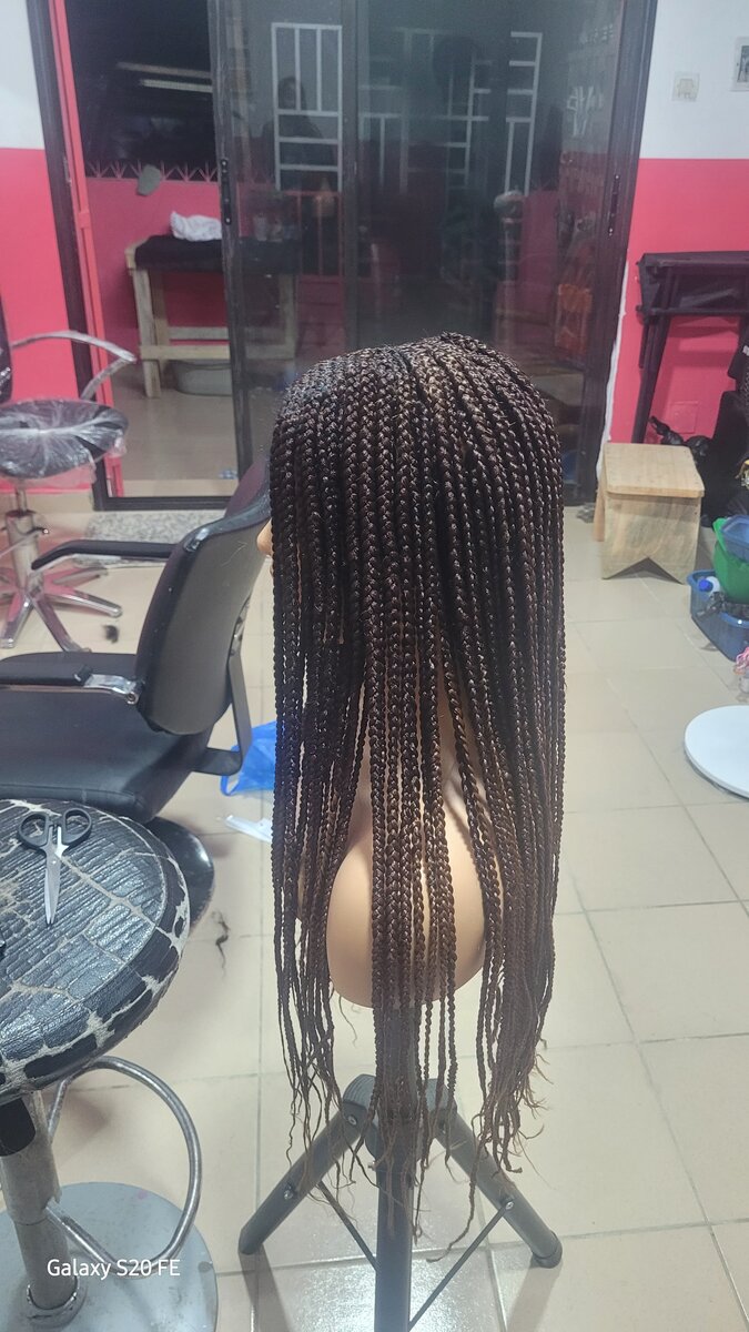 Perruque tressée longue naturelle