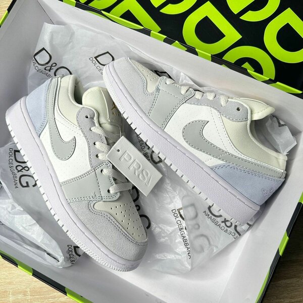 Baskets Nike blanches