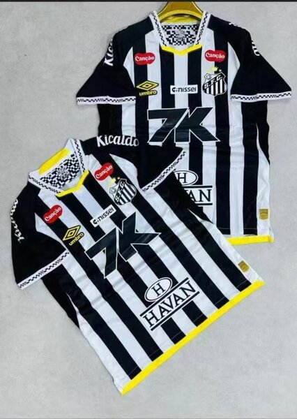 Maillot de football rayé