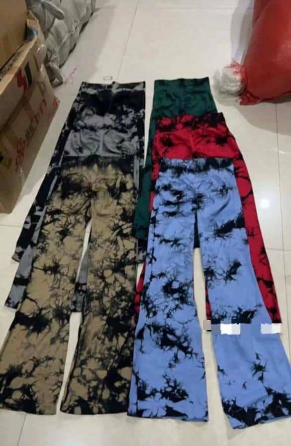 Pantalons évasés tie-dye