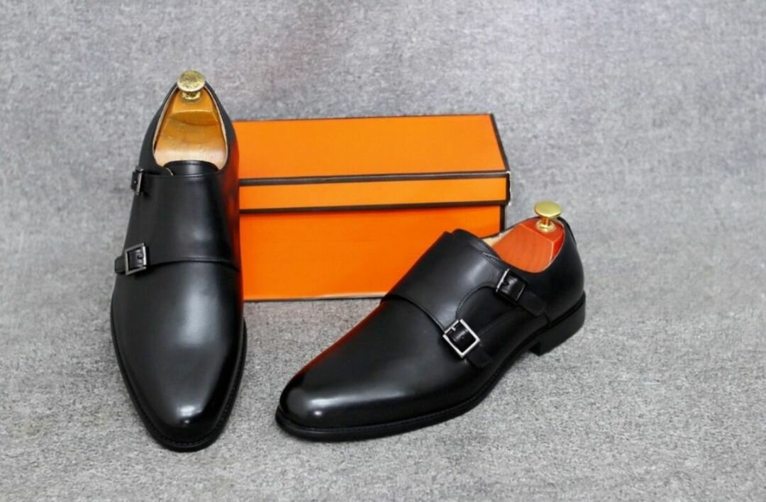 Chaussures en cuir à double boucle