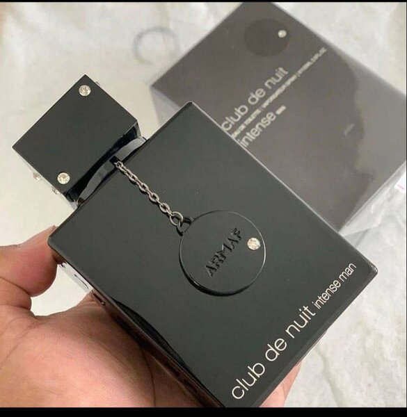 Club de nuit intense man