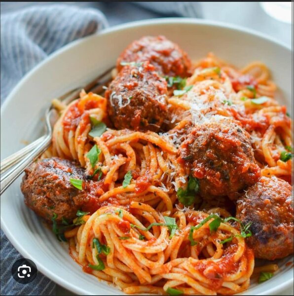 Spaghetti aux boulettes savoureuses
