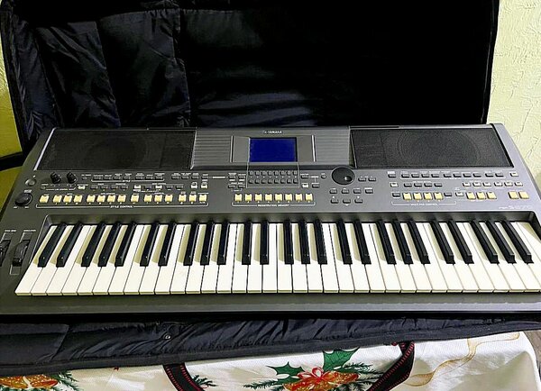 Synthétiseur Yamaha S670