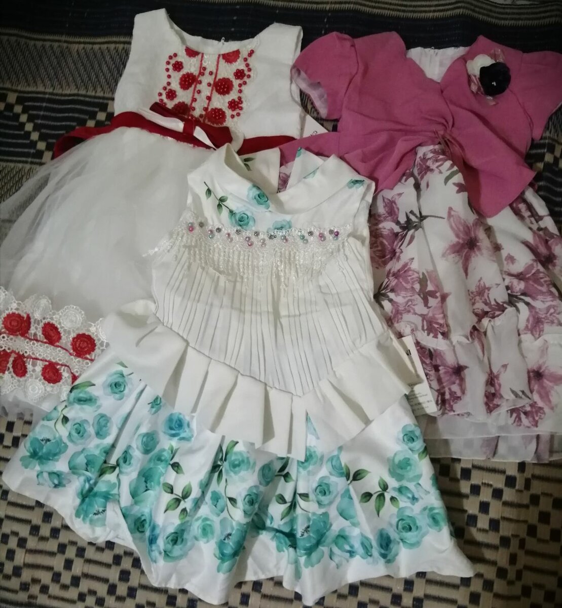 Robes élégantes pour filles