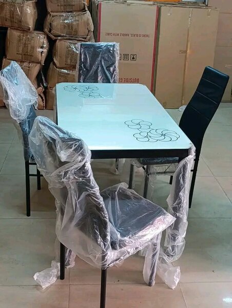 Table à manger moderne