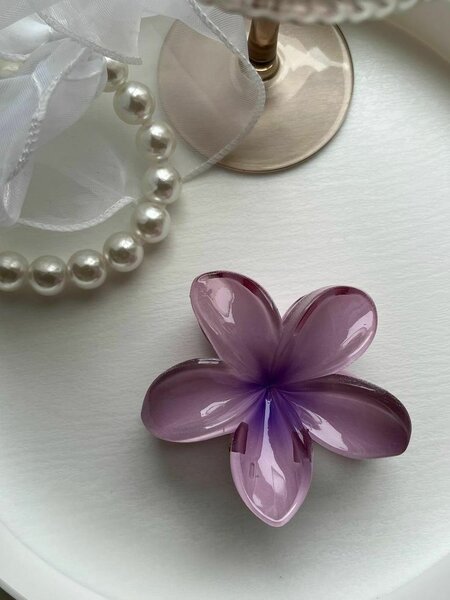 Pince à cheveux fleurie