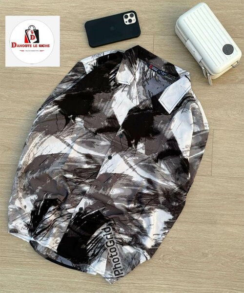 Chemise à motifs abstraits