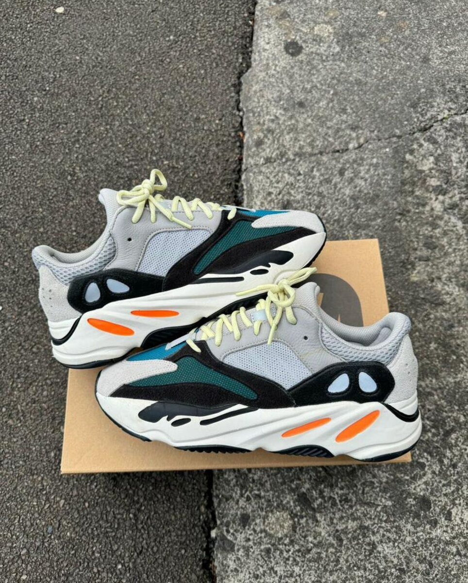 Yeezy 700 V3