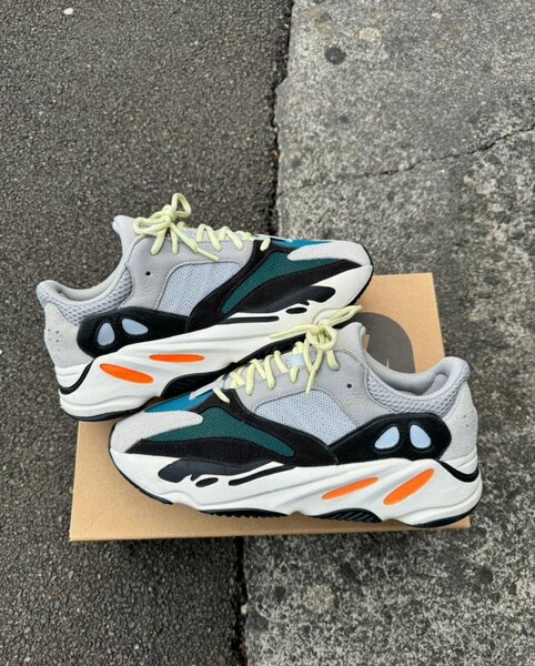 Yeezy 700 V3