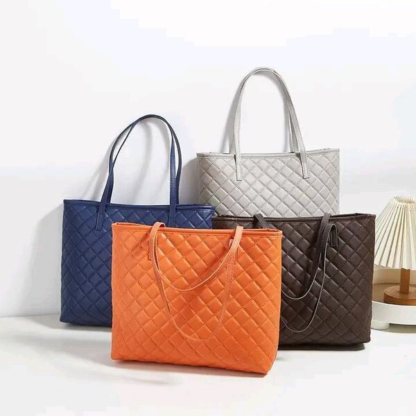 Sac à main en cuir texturé