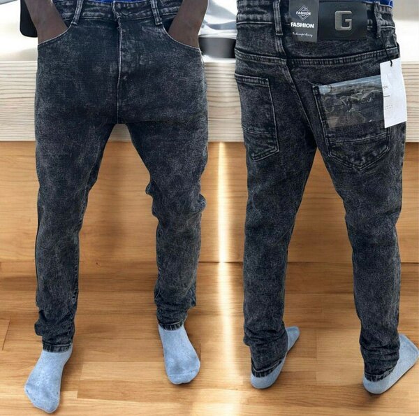 Jeans en denim délavé homme