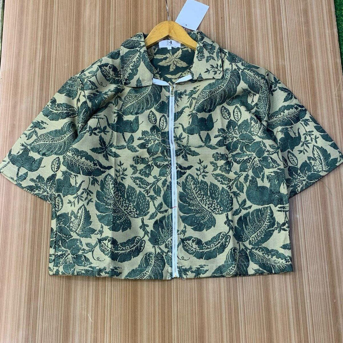 Men's quality crop top