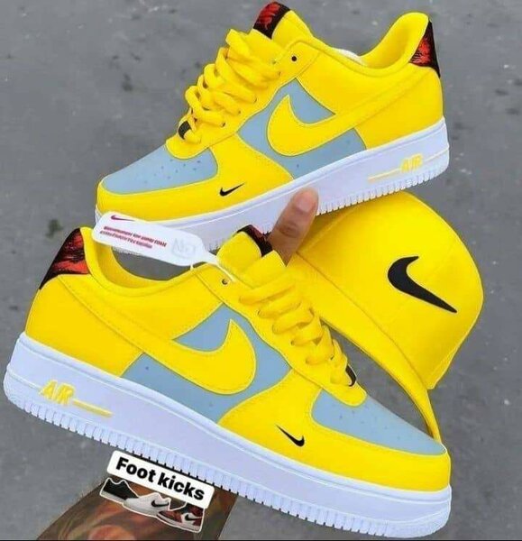 Chaussures Nike Air Force 1 jaunes