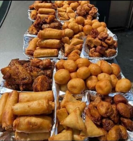 springrolls, samosas and chicken
