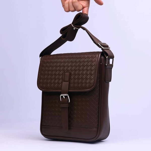 Sacoche en cuir tressé