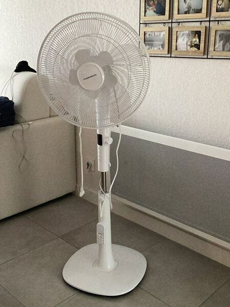 Ventilateur sur pied
