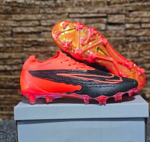 Baskets à crampons couleur violet