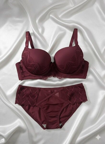 Ensemble lingerie dentelle bordeaux
