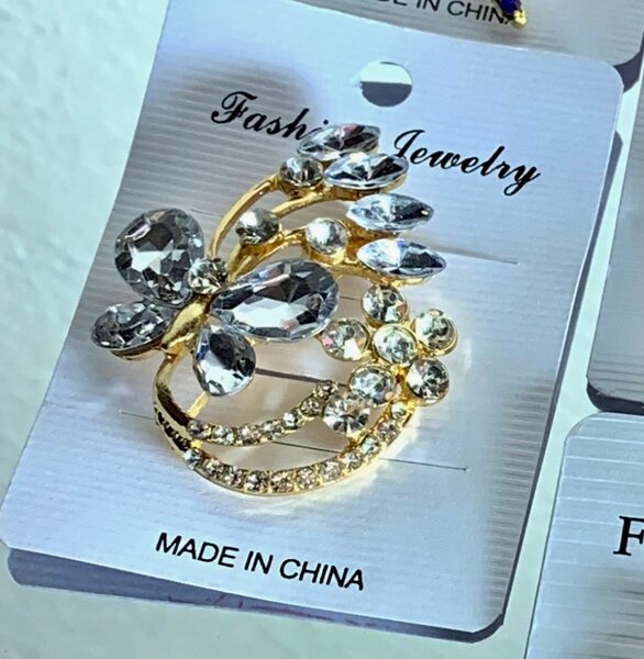 Épingle papillon strass