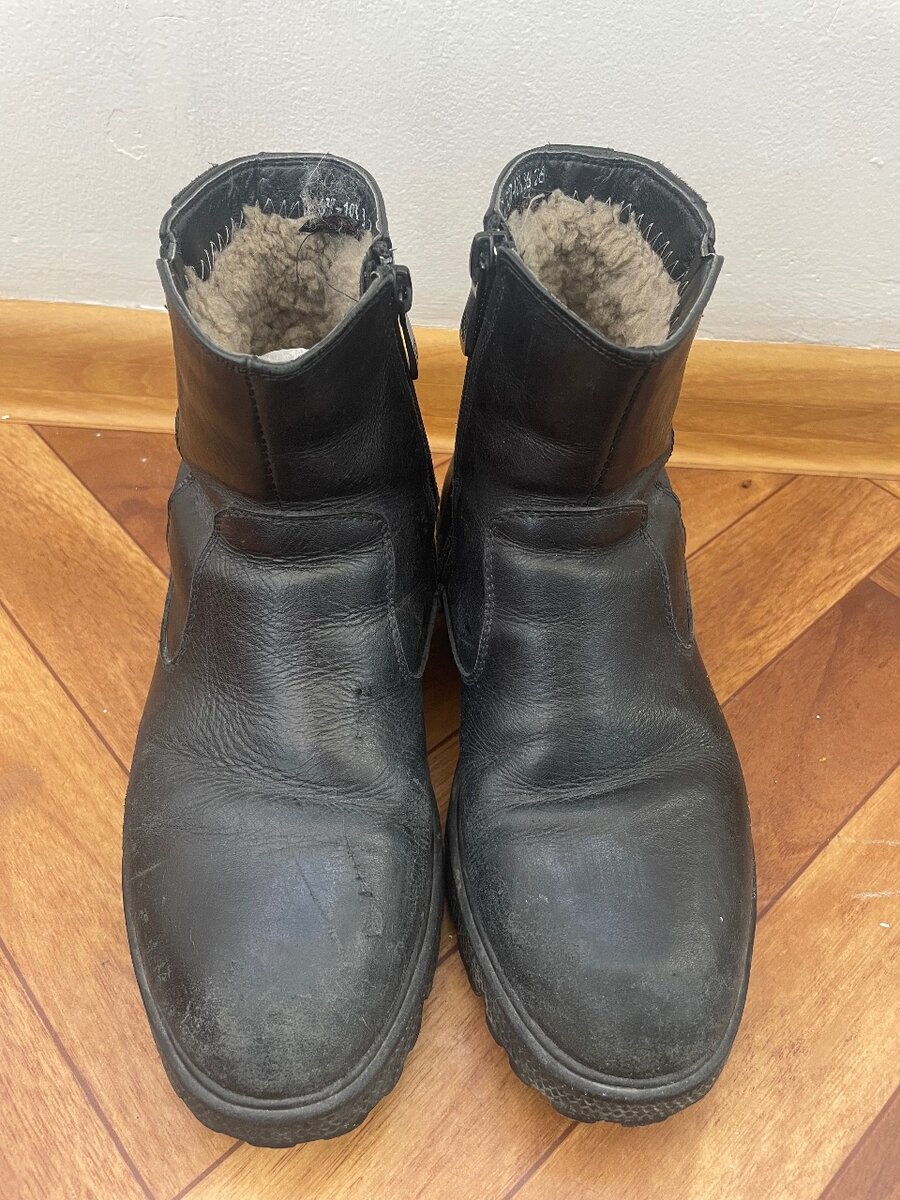 Кожаные ботинки с овчиной, очень теплые, состояние среднее