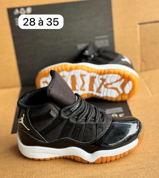 Chaussures enfant ( Nike Jordan 11 )