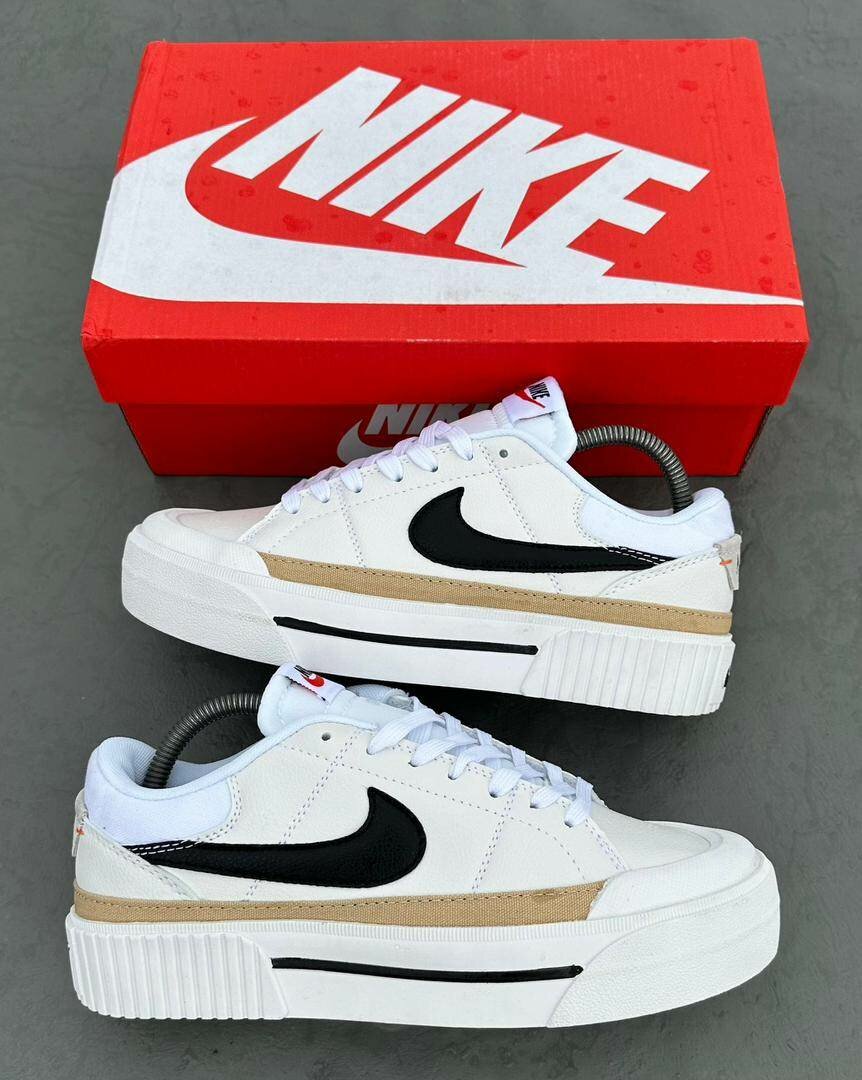 Nike Sneakers Blanches et Noires