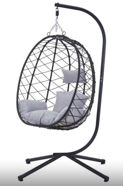 Chaise suspendue en rotin noir