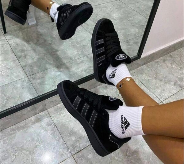Chaussures noires adidas élégantes