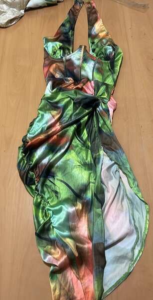 SILK PRETTY LITTLE THING DRESS ( UK 8 )