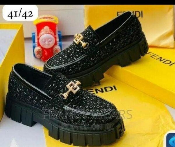 Mocassins en cuir noir