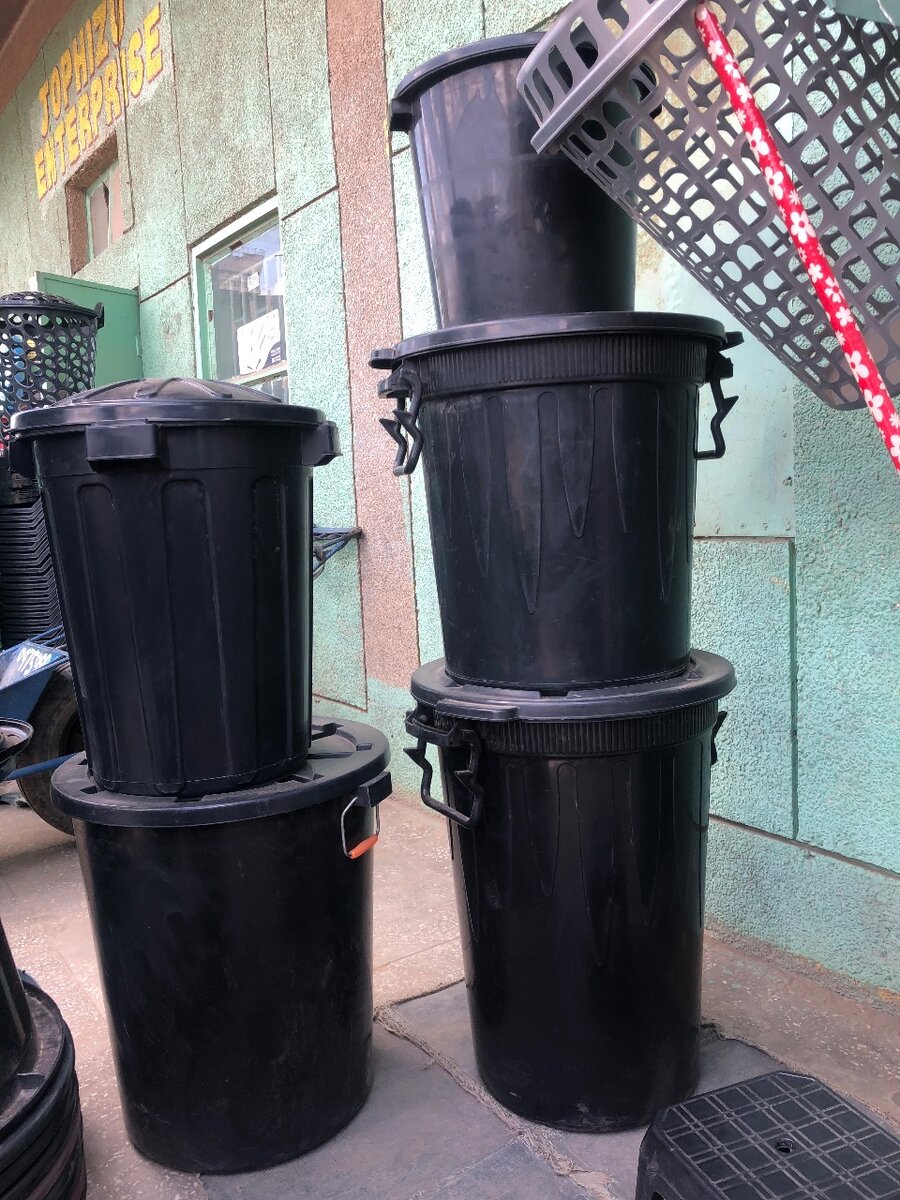 Storage box & Meal Bin