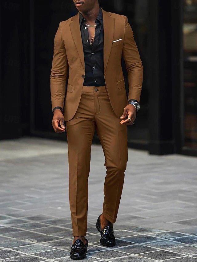 Costume élégant pour homme