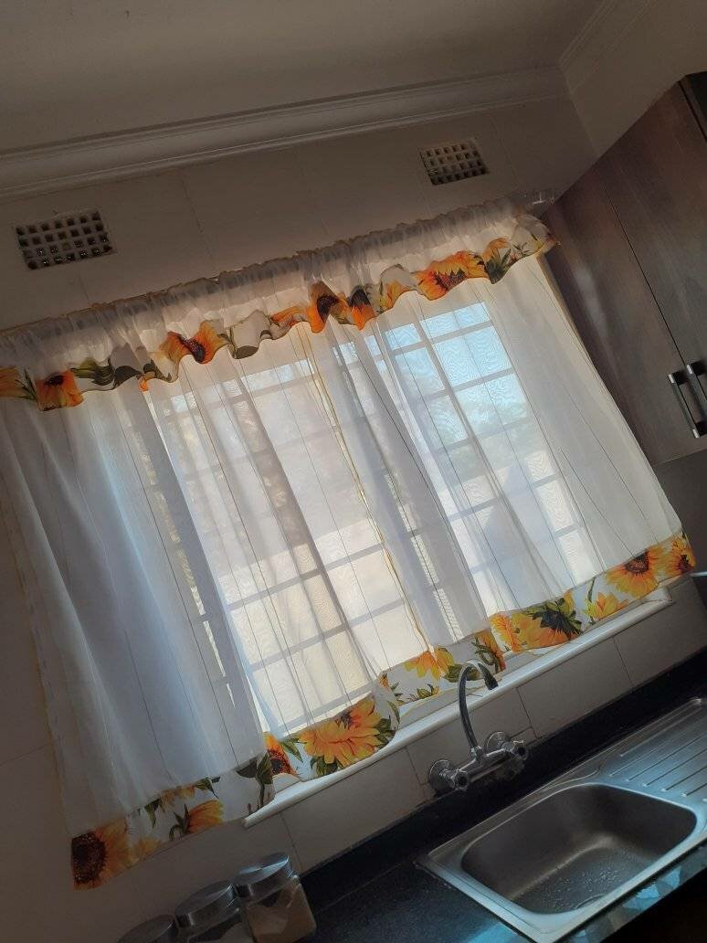 BEAUTIFUL KITCHEN CURTAINS 