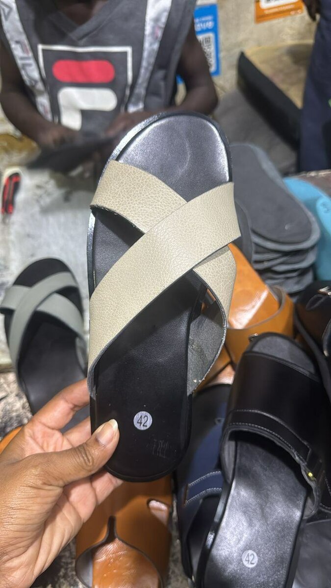 Sandales en cuir croisées