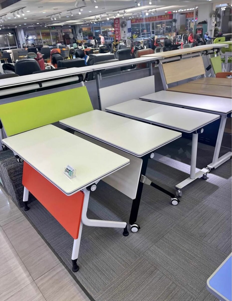 Bureaux pliants modernes