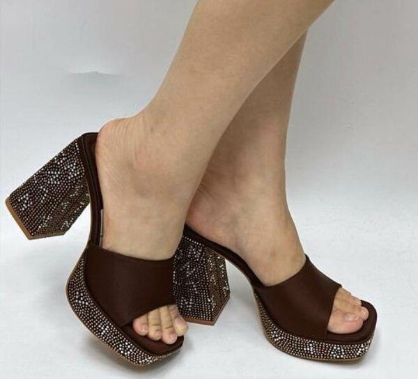 Mules à talons pailletés