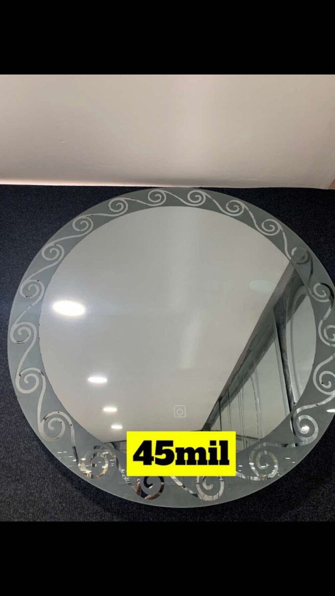 Miroir mural décoratif élégant