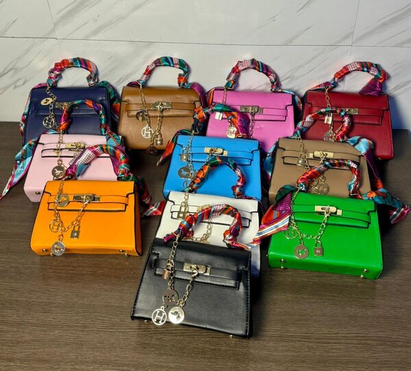 Sacs à main colorés élégants