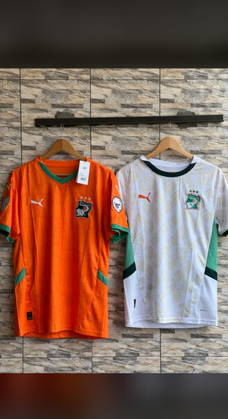 Maillots de football authentiques